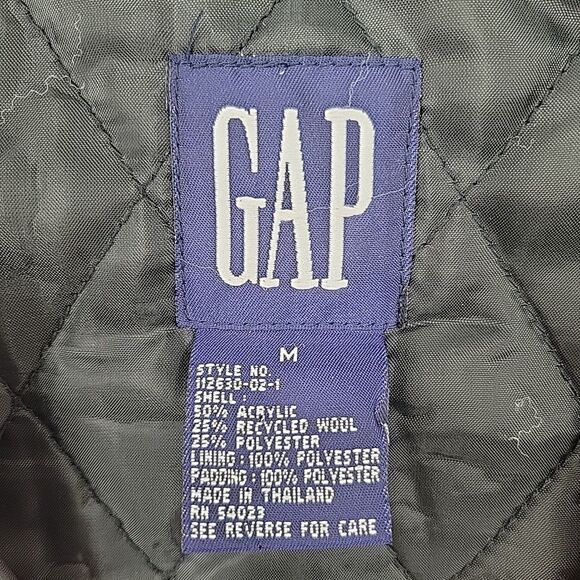 Gap Womens Plaid Vest Size Medium Quilted Lining Red Tartan Thread Pull - Picture 5 of 9